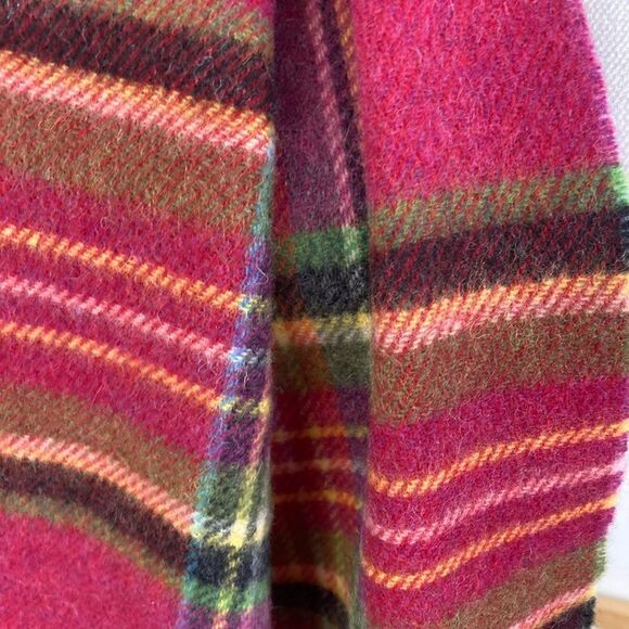 NWT Irish wool by John Hanly & Co. Pink tartan scarf or shawl w/ fringe tassels - Picture 8 of 8